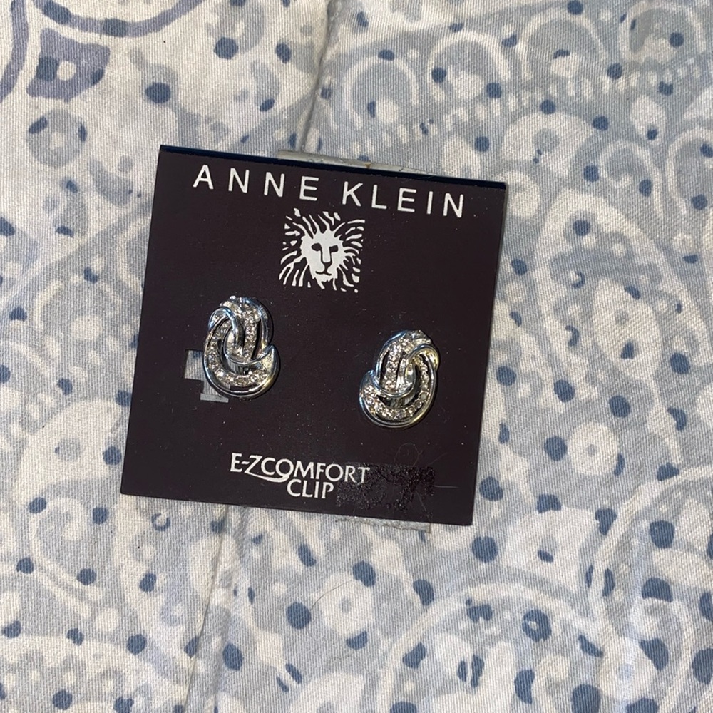 NWT Anne Klein Clip On Crystal Earrings